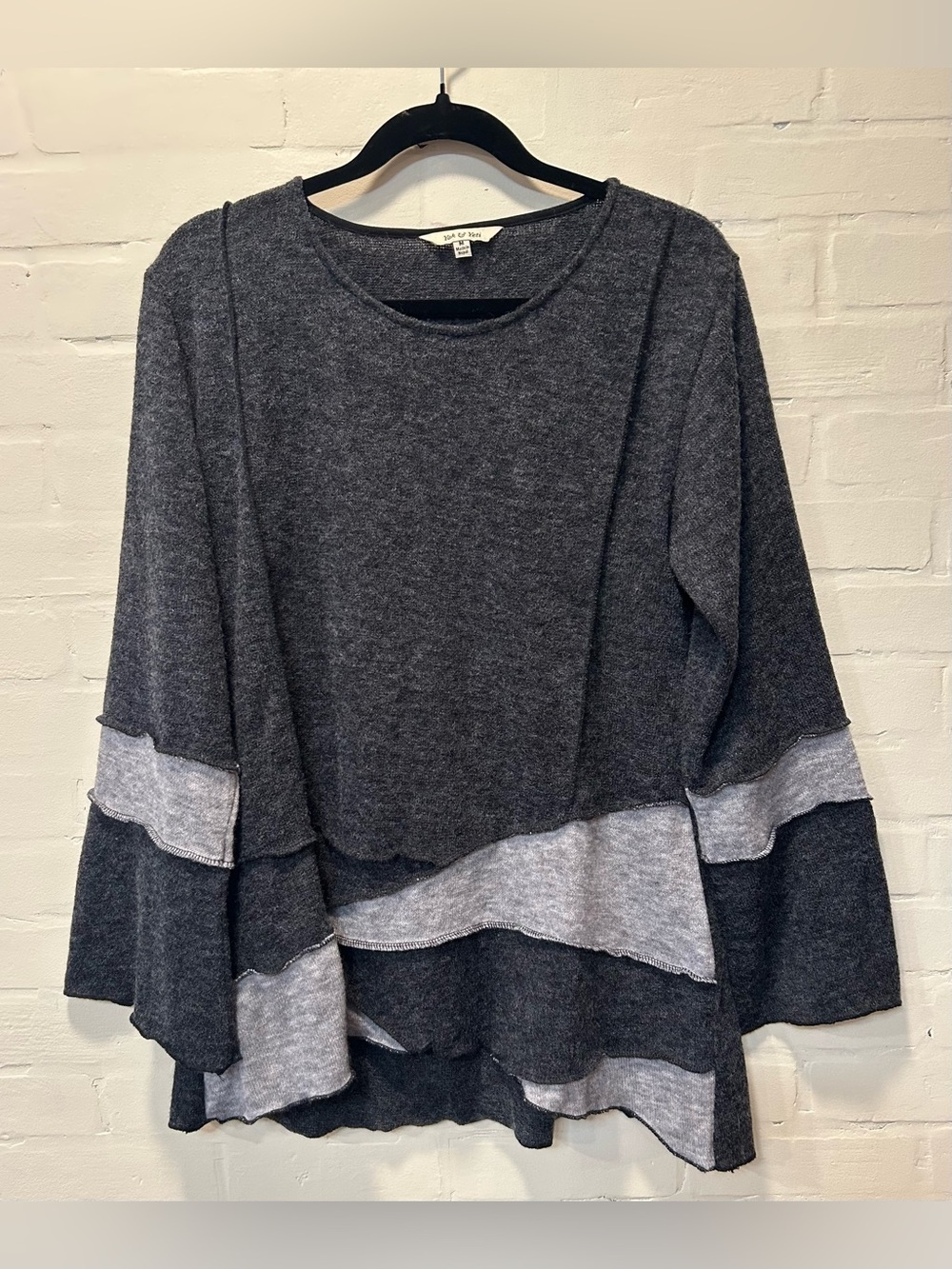 Yak & Yeti Gray Lagenlook Tunic Sweater Size M Layered Asymmetrical Art to Wear